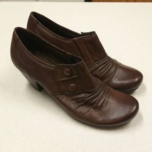 Bare Trap ankle boots size 9.5